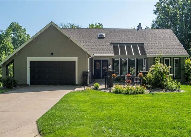 Property at 10055 Goodman Dr, Overland Park, KS 66212, 5 beds, 5 baths