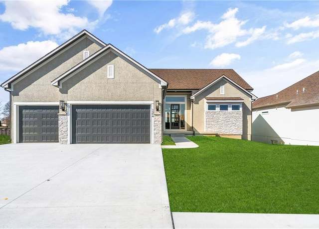Property at 1504 NE Stewart Pl, Lee's Summit, MO 64064, 3 beds, 3 baths