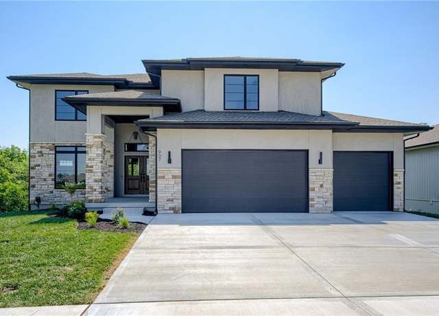 Property at 907 Reed Dr, Raymore, MO 64083, 4 beds, 3.5 baths
