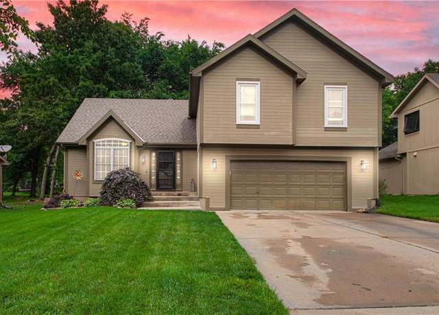 Property at 7301 N Donnelly Ave, Kansas City, MO 64158, 4 beds, 2.5 baths