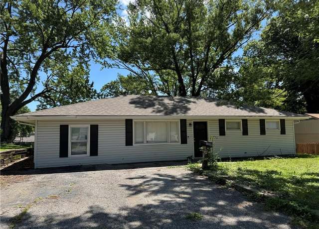 Property at 5309 N Michigan Ave, Kansas City, MO 64118, 3 beds, 2 baths