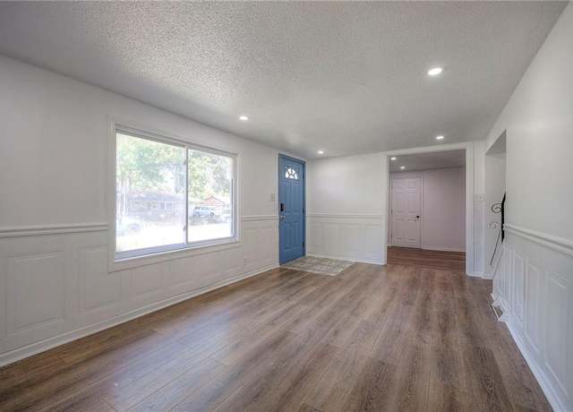 Property at 6233 Washington Ave, Kansas City, KS 66102, 3 beds, 2.5 baths