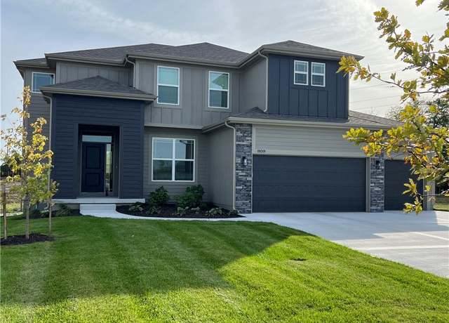 Property at 19019 W 169th Pl, Olathe, KS 66062, 4 beds, 3.5 baths