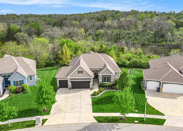 Property at 2649 W Elm St, Olathe, KS 66061, 4 beds, 3 baths