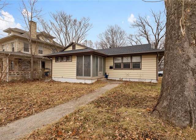 Property at 6133 Swope Pkwy, Kansas City, MO 64132, 3 beds, 1.5 baths