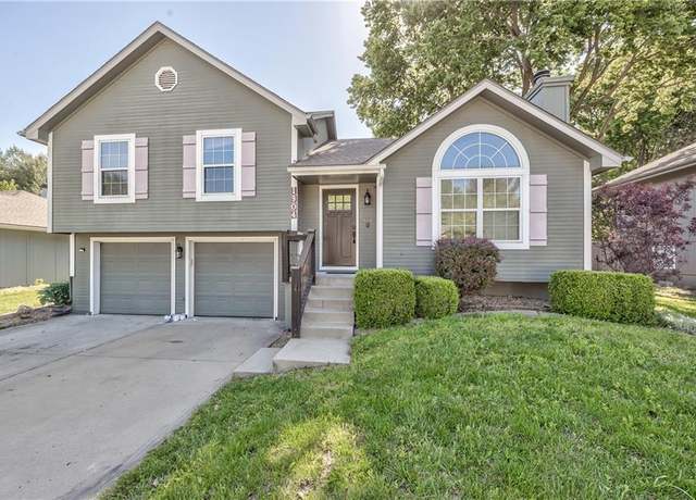 Property at 1904 NW Harbor Pl, Blue Springs, MO 64015, 3 beds, 2.5 baths
