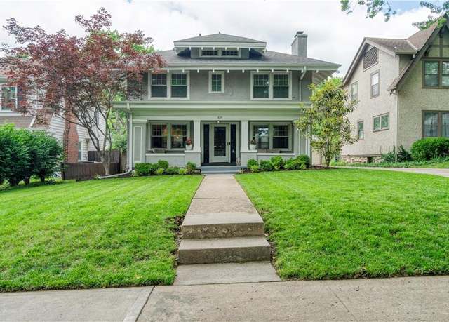 Property at 824 W 71st Ter, Kansas City, MO 64114, 3 beds, 2.5 baths