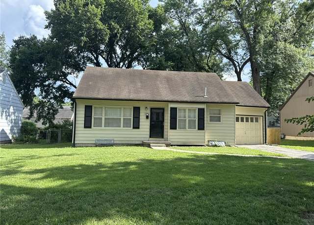 Property at 5211 W 50th Ter, Roeland Park, KS 66205, 2 beds, 1 bath