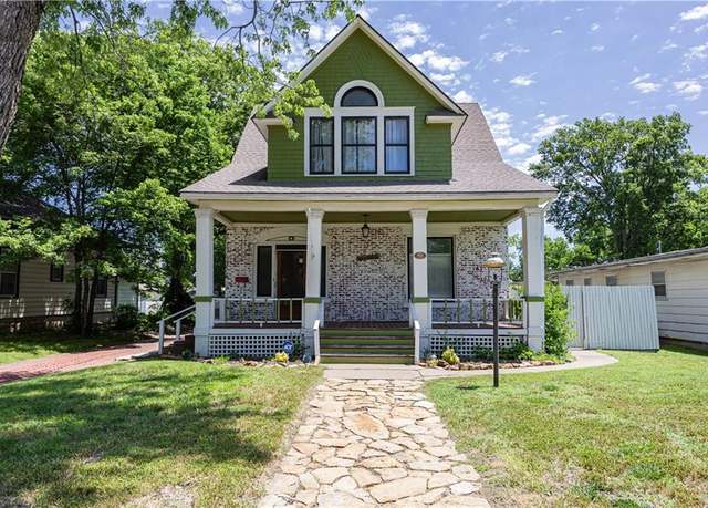 Property at 701 Spruce St, Coffeyville, KS 67337, 3 beds, 1.5 baths
