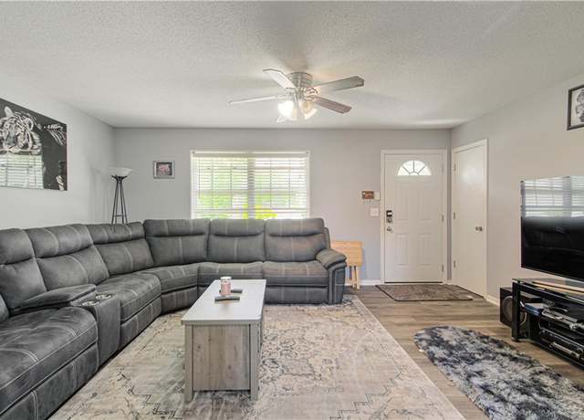 Property at 1907 N Plymouth Ct, Independence, MO 64056, 3 beds, 1.5 baths