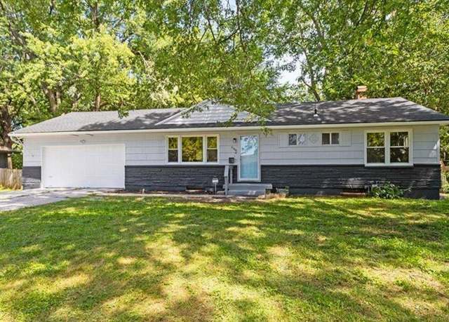 Property at 11601 Sunnyslope Dr, Kansas City, MO 64134, 3 beds, 1.5 baths