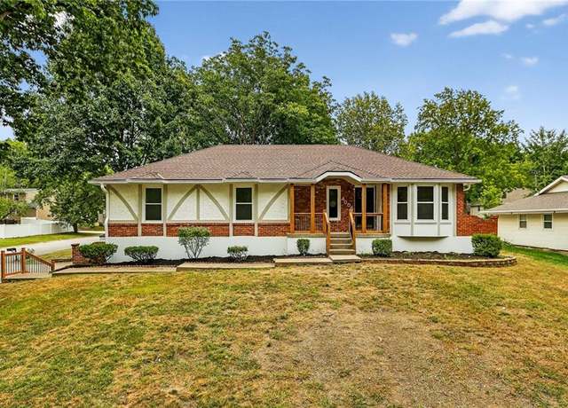 Property at 4004 SW 10th St, Blue Springs, MO 64015, 3 beds, 2.5 baths