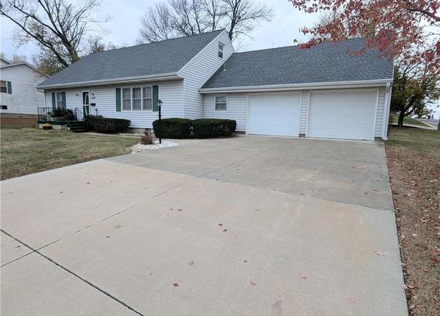 Property at 1235 N Chestnut St, Nevada, MO 64772, 4 beds, 2 baths