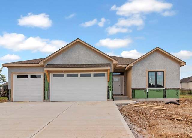 Property at 2601 NE Crestview St, Blue Springs, MO 64029, 4 beds, 3 baths