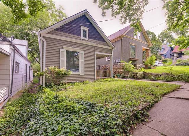 Property at 618 E 42nd St, Kansas City, MO 64110, 2 beds, 2 baths