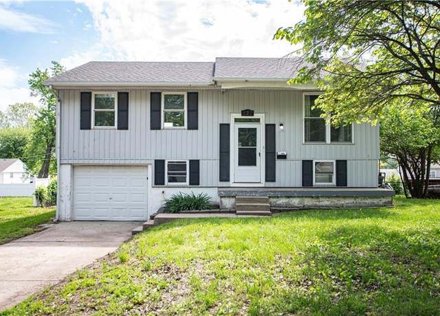 Property at 827 N Choctaw Ave, Independence, MO 64056, 4 beds, 1 bath