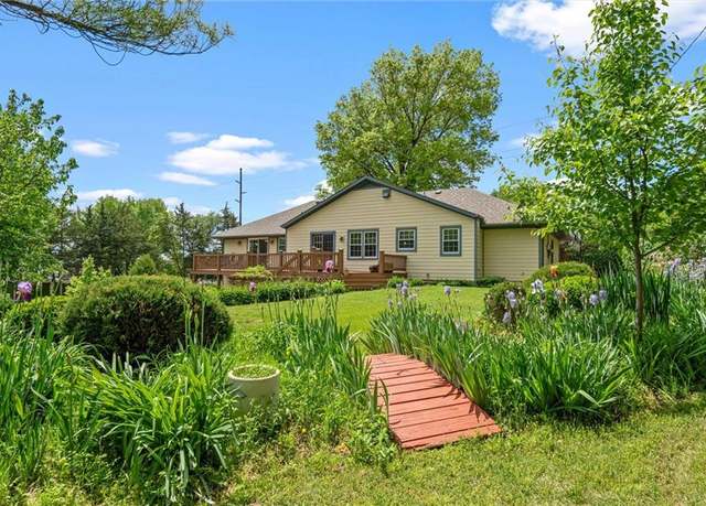 Property at 2106 Kasold Dr, Lawrence, KS 66047, 5 beds, 3.5 baths