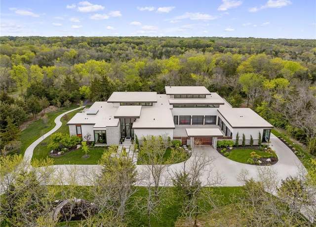 Property at 7295 W 183rd St, Stilwell, KS 66085, 4 beds, 5 baths
