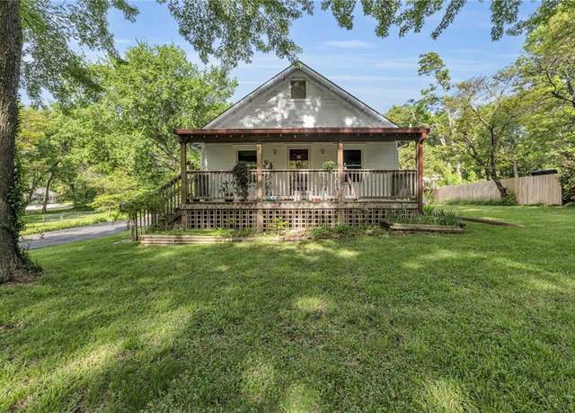 Property at 13112 15th St, Grandview, MO 64030, 2 beds, 1 bath