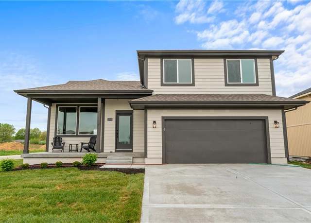 Property at 2006 SE Oak Ridge Dr, Oak Grove, MO 64075, 3 beds, 2.5 baths