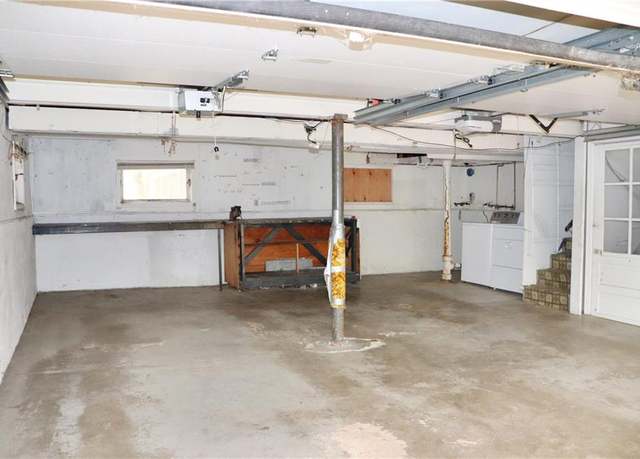 Property at 2630 Seminole Dr, Kansas City, MO 64116, 3 beds, 2 baths
