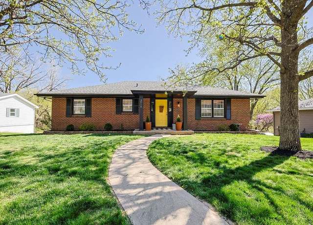 Property at 2510 Limestone Ter, St Joseph, MO 64505, 3 beds, 3 baths