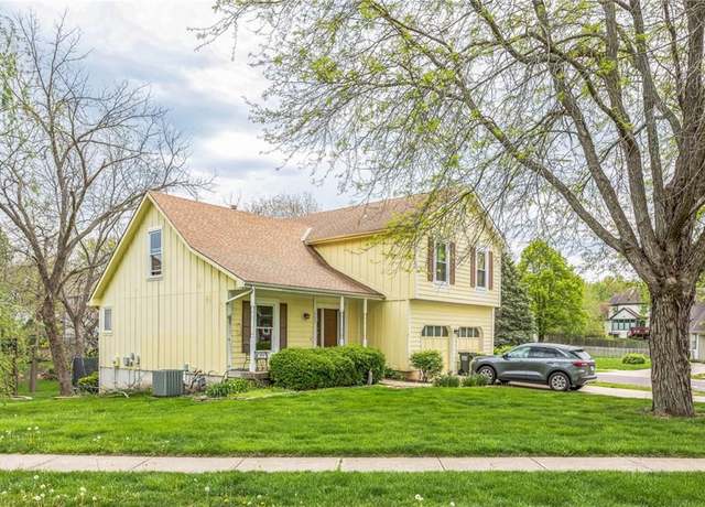 Property at 15633 Reeds St, Overland Park, KS 66223, 4 beds, 2.5 baths