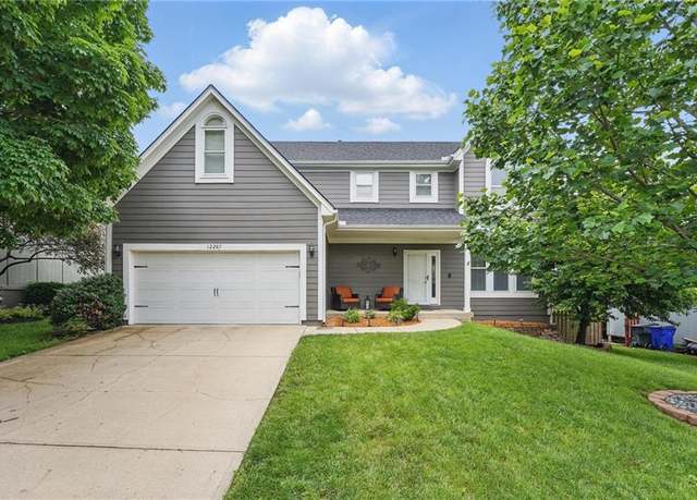 Property at 12287 S Mullen Rd, Olathe, KS 66062, 4 beds, 2.5 baths
