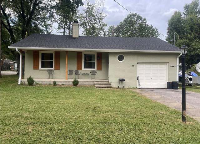 Property at 400 N Institute St, Richmond, MO 64085, 3 beds, 2 baths