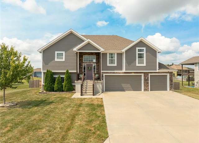Property at 6994 141st St, Basehor, KS 66007, 4 beds, 3 baths