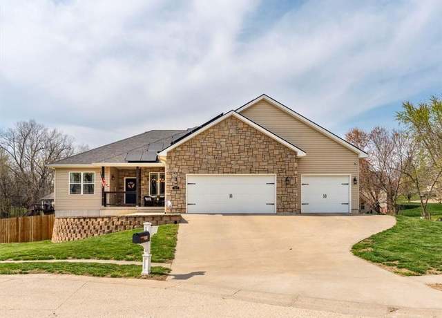 Property at 105 Fox Den Ct, Savannah, MO 64485, 5 beds, 3 baths