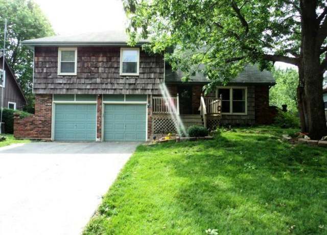 Property at 1112 N Walker Ln, Olathe, KS 66061, 4 beds, 2.5 baths