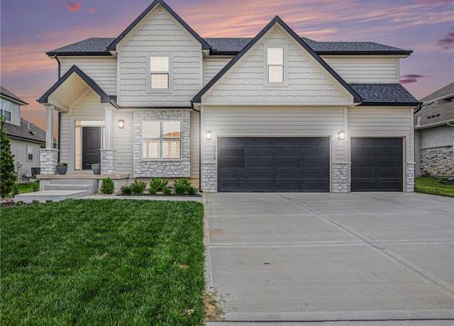 Property at 10518 N Hawthorne Ave, Kansas City, MO 64157, 4 beds, 3.5 baths