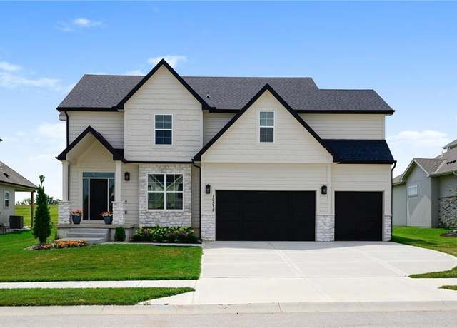 Property at 10518 N Hawthorne Ave, Kansas City, MO 64157, 4 beds, 3.5 baths