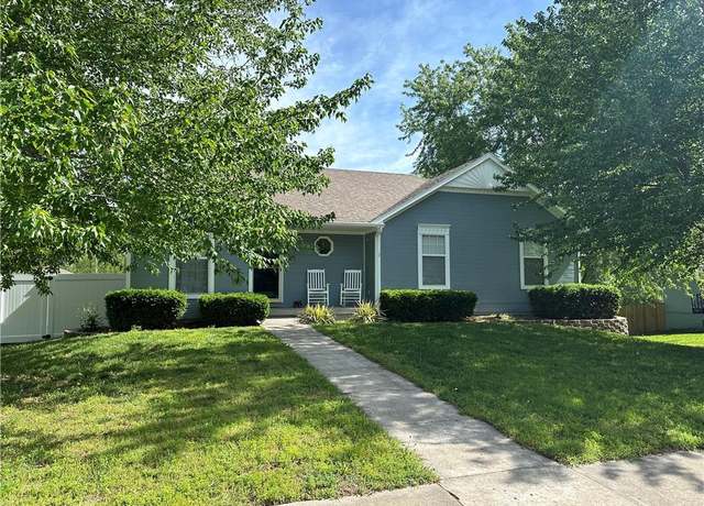 Property at 617 Cantebury Dr, Warrensburg, MO 64093, 3 beds, 3 baths