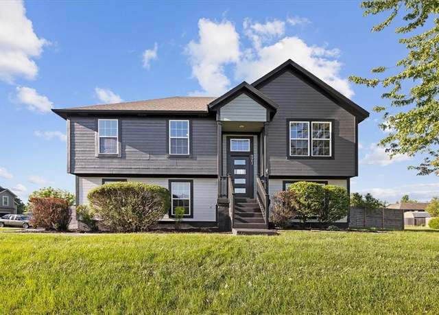 Property at 9901 E 221 St, Peculiar, MO 64078, 3 beds, 2.5 baths
