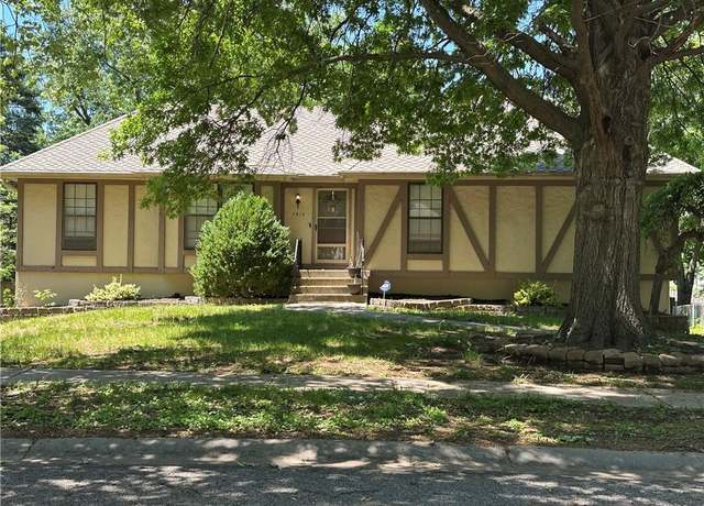 Property at 7916 Bradshaw St, Lenexa, KS 66215, 3 beds, 2 baths