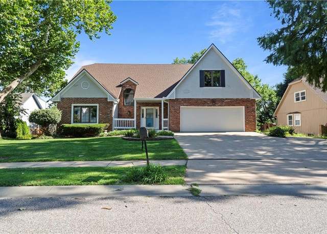 Property at 13109 W 65th St, Shawnee, KS 66216, 3 beds, 3.5 baths