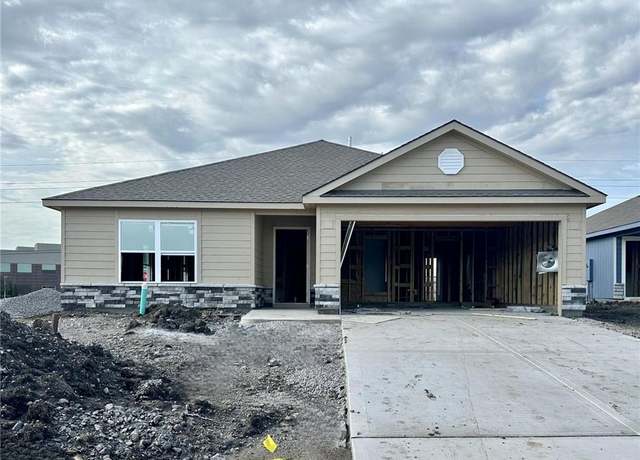 Property at 543 W Lanesfield St, Gardner, KS 66030, 3 beds, 2 baths