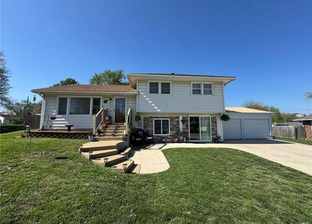 Property at 166 Crescent Dr, Chillicothe, MO 64601, 5 beds, 2 baths