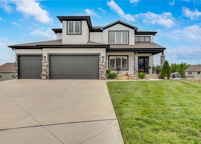 Property at 809 N Maple Ct, Lone Jack, MO 64070, 4 beds, 3.5 baths