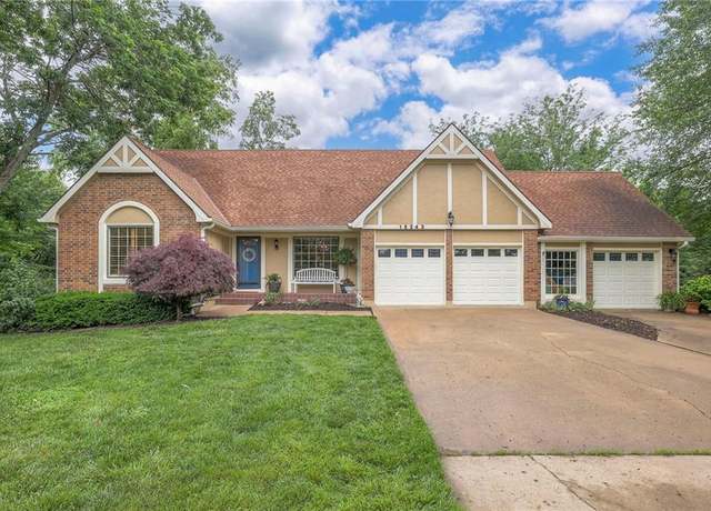 Property at 15243 Long St, Overland Park, KS 66221, 4 beds, 4 baths