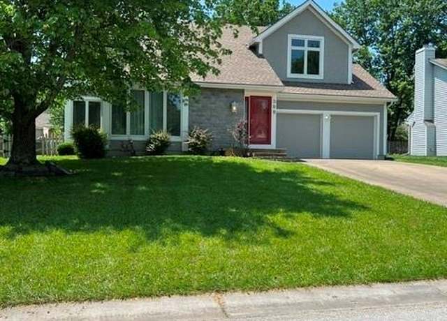 Property at 309 Pinon St N, Olathe, KS 66061, 3 beds, 2.5 baths