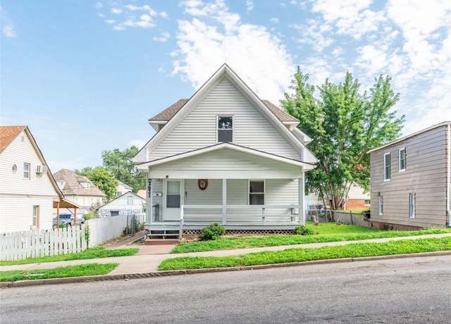 Property at 2821 Edmond St, St Joseph, MO 64501, 3 beds, 2 baths