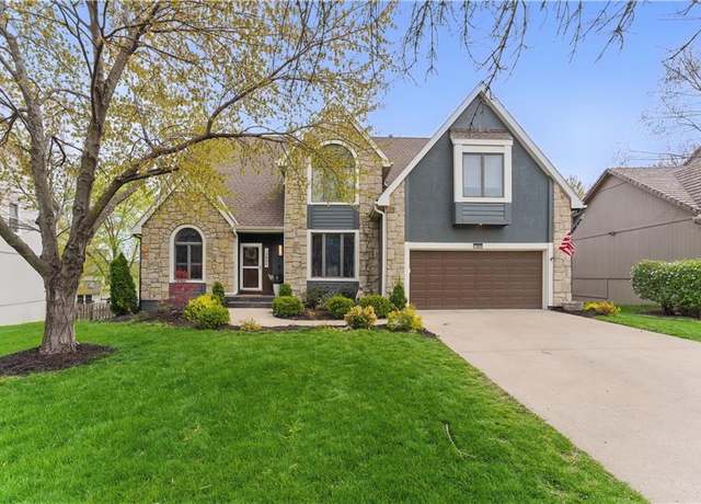 Property at 13849 Pembroke Dr, Leawood, KS 66224, 4 beds, 3.5 baths