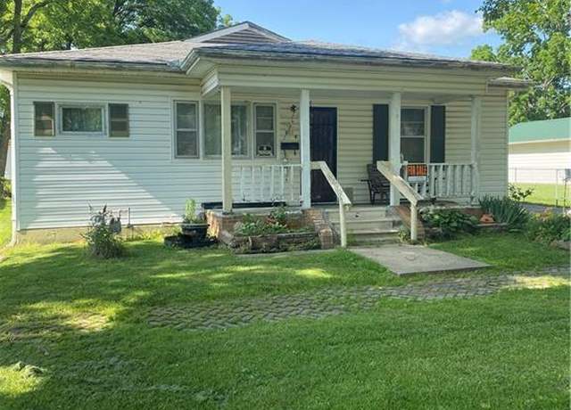 Property at 613 E 21st St, Pittsburg, KS 66762, 2 beds, 1 bath
