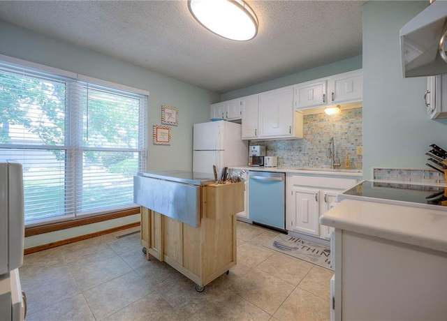Property at 5729 N Oregon Ave, Kansas City, MO 64151, 3 beds, 1.5 baths