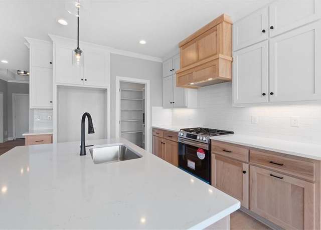 Property at 25029 W 94th Ter, Lenexa, KS 66227, 4 beds, 3 baths