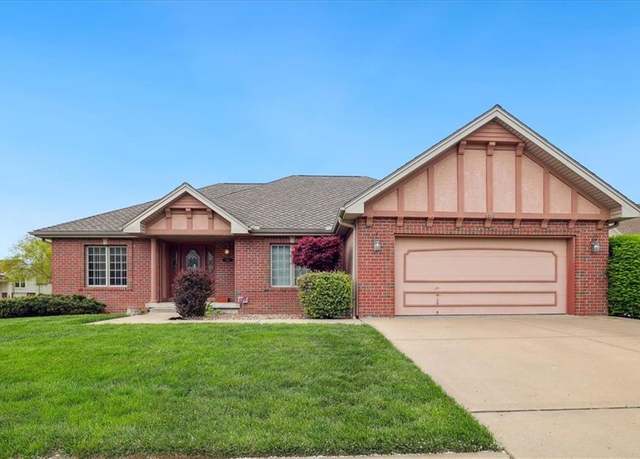 Property at 6016 NE Gladstone Ln, Gladstone, MO 64119, 3 beds, 3.5 baths