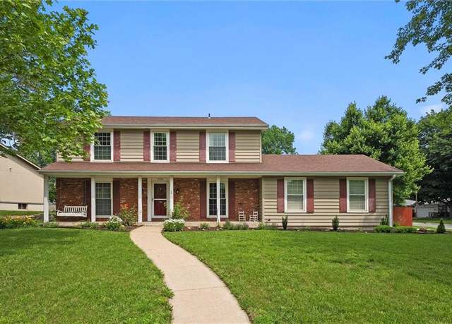 Property at 5720 26th St, Topeka, KS 66614, 3 beds, 3.5 baths